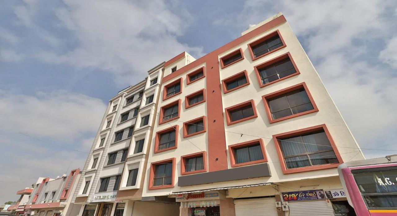 Hotel Kuber Dwārka Exteriér fotografie