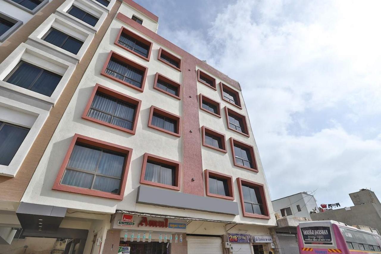 Hotel Kuber Dwārka Exteriér fotografie